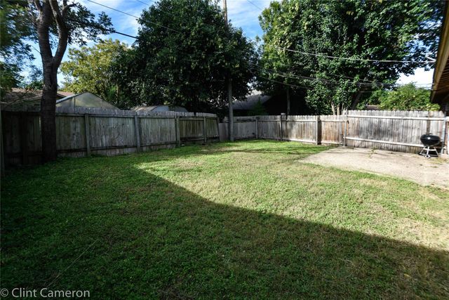 2211 Lanier DR A, Austin, TX 78757