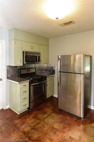 2211 Lanier DR A, Austin, TX 78757