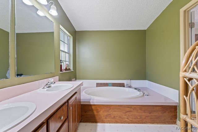 8171 SE 144th Place, Inglis, FL 34449