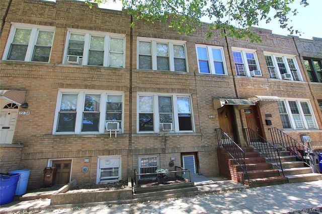 70-32 65th Street, Glendale, NY 11385