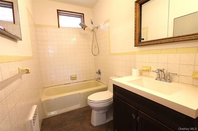 70-32 65th Street, Glendale, NY 11385