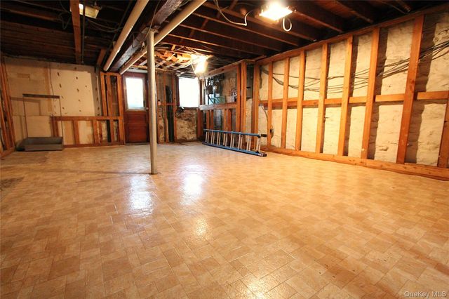 70-32 65th Street, Glendale, NY 11385