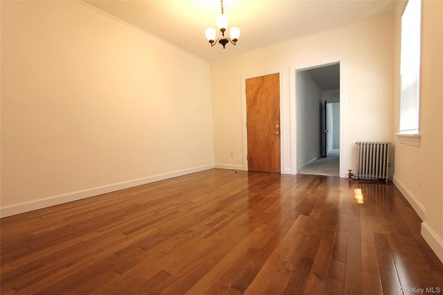 70-32 65th Street, Glendale, NY 11385
