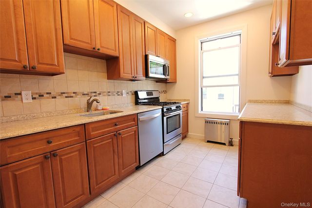 70-32 65th Street, Glendale, NY 11385