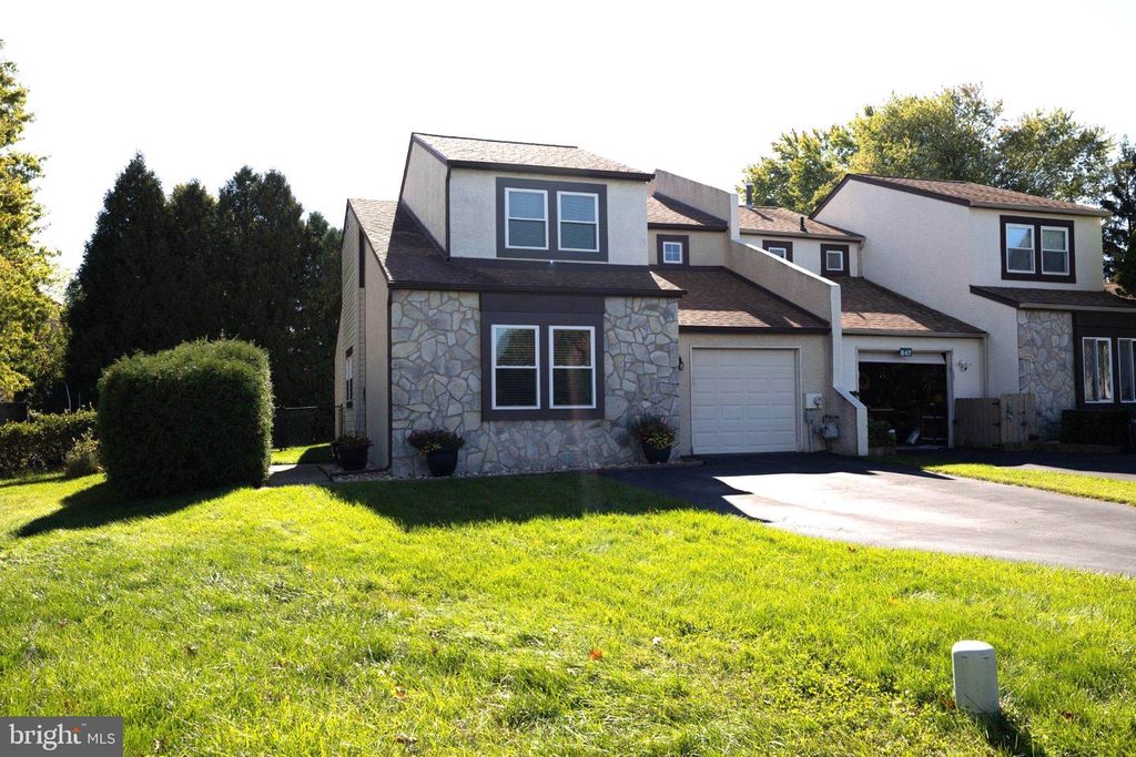 849 THOREAU CT, WARMINSTER, PA 18974 — photo 2