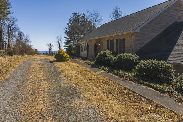 494 Soapstone Hill RD, Floyd, VA 24091