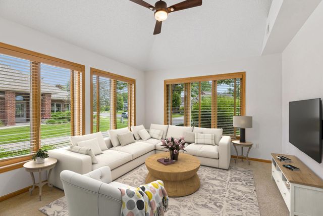 195 W Canyon Drive, Hudson, WI 54016