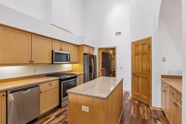 195 W Canyon Drive, Hudson, WI 54016