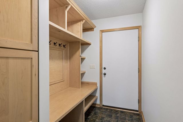 195 W Canyon Drive, Hudson, WI 54016