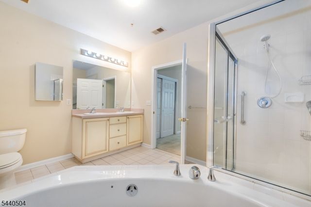 67 Ridgeview Ln, Mount Arlington Boro, NJ 07856
