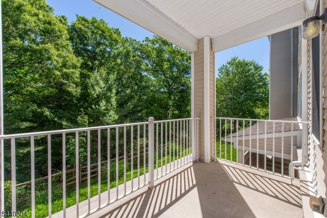 67 Ridgeview Ln, Mount Arlington Boro, NJ 07856