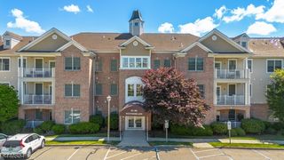 67 Ridgeview Ln, Mount Arlington Boro, NJ 07856