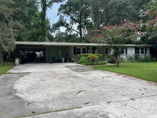 1300 Crossbrook Place, Savannah, GA 31406