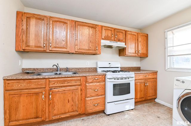 352 CATHERINE Street, Pekin, IL 61554