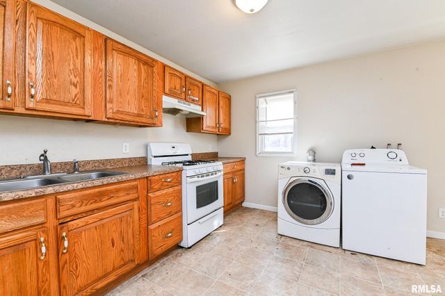 352 CATHERINE Street, Pekin, IL 61554