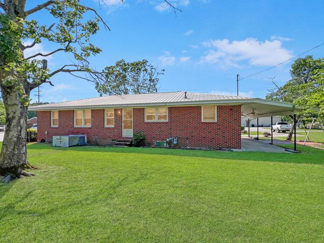 300 N Metts Street, Saint George, SC 29477