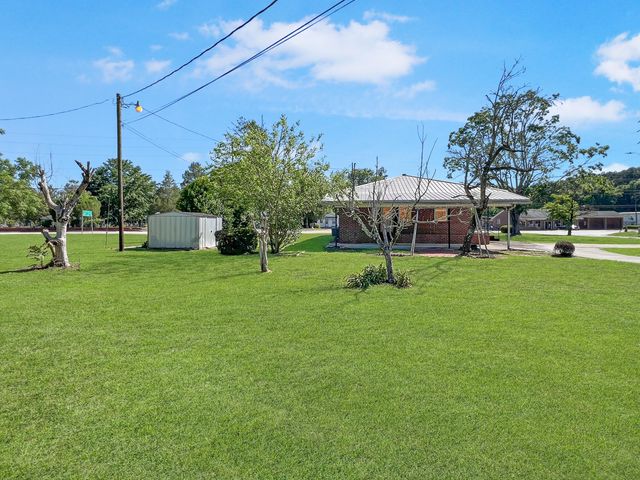 300 N Metts Street, Saint George, SC 29477