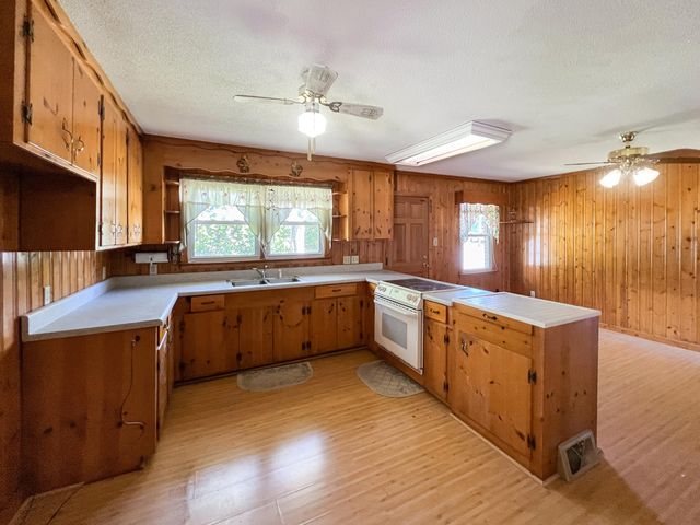300 N Metts Street, Saint George, SC 29477