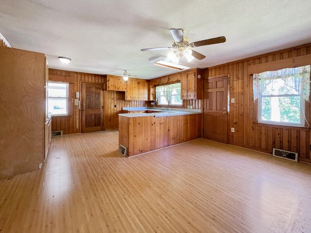 300 N Metts Street, Saint George, SC 29477