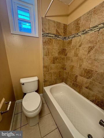 900 S 5TH ST, Philadelphia, PA 19147