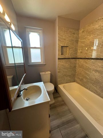 900 S 5TH ST, Philadelphia, PA 19147