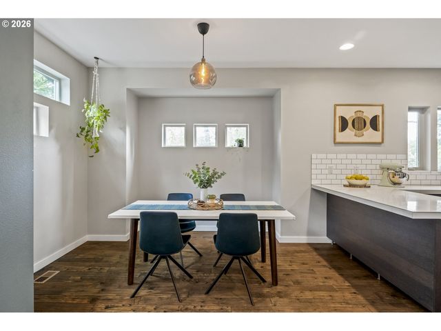 9302 Sw 30TH Ave, Portland, OR 97219