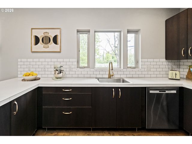 9302 Sw 30TH Ave, Portland, OR 97219