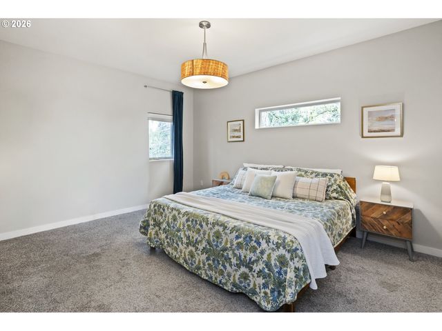 9302 Sw 30TH Ave, Portland, OR 97219