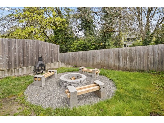 9302 Sw 30TH Ave, Portland, OR 97219