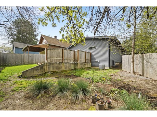9302 Sw 30TH Ave, Portland, OR 97219
