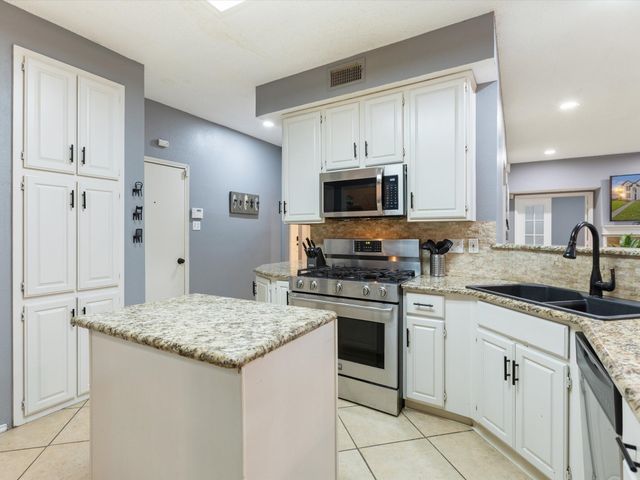 4501 Westbriar Lane, Grand Prairie, TX 75052