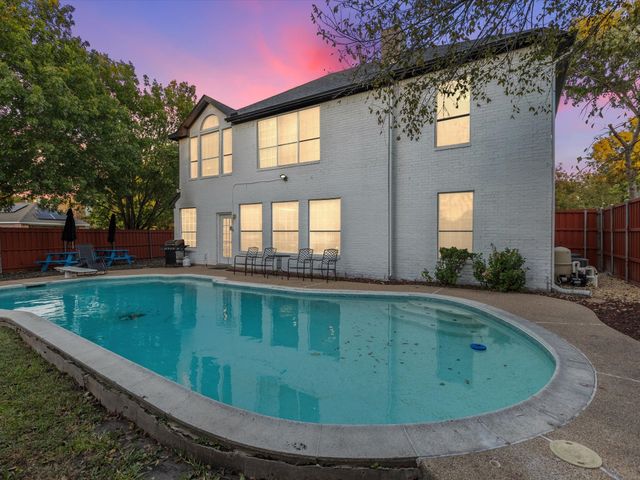 4501 Westbriar Lane, Grand Prairie, TX 75052