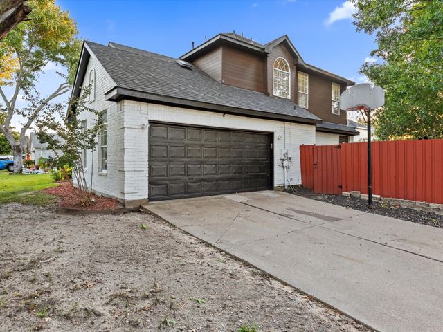 4501 Westbriar Lane, Grand Prairie, TX 75052