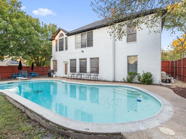 4501 Westbriar Lane, Grand Prairie, TX 75052