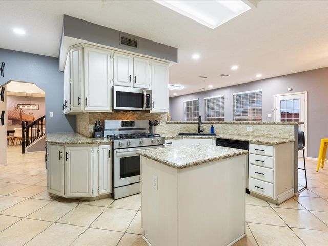 4501 Westbriar Lane, Grand Prairie, TX 75052