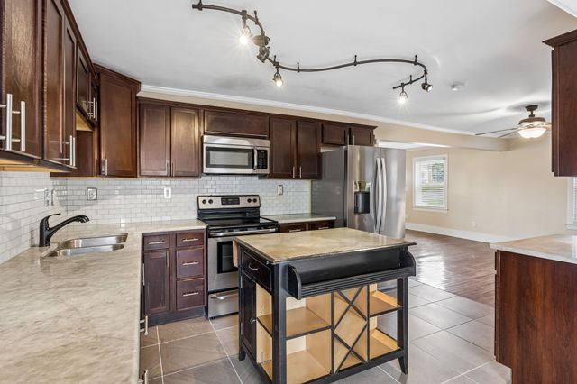 1821 Underwood St, Nashville, TN 37208