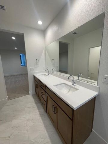 617 Silver Canoe Ct, Roseville, CA 95747