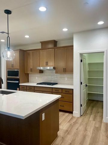 617 Silver Canoe Ct, Roseville, CA 95747