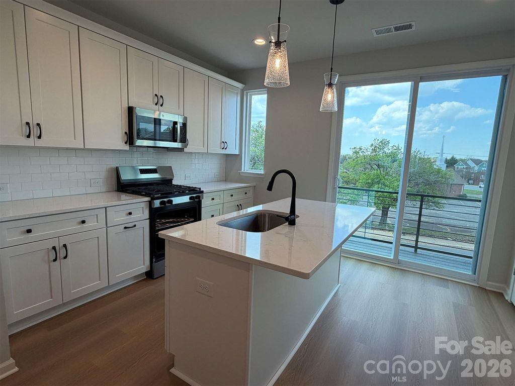 1618 Spring Street EQX1875, Charlotte, NC 28206