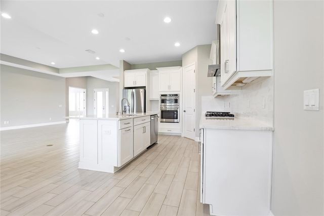 6133 LUNGO LAGO DRIVE, Sarasota, FL 34241
