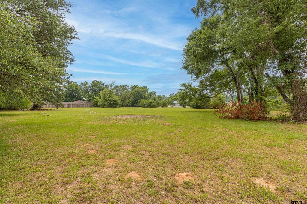 10879 E State Highway 64, Tyler, TX 75707