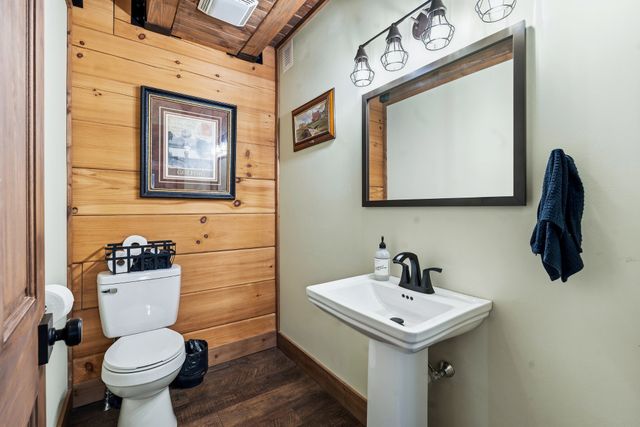 530 Parkway Rd, Tullahoma, TN 37388