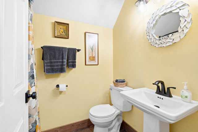 530 Parkway Rd, Tullahoma, TN 37388