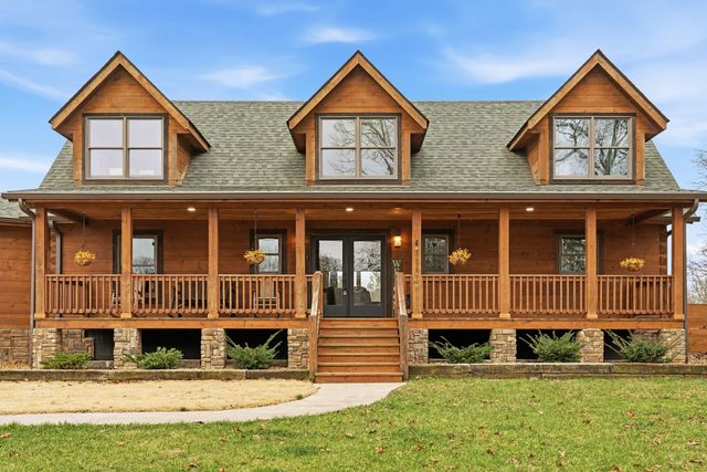 530 Parkway Rd, Tullahoma, TN 37388