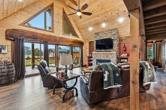 530 Parkway Rd, Tullahoma, TN 37388