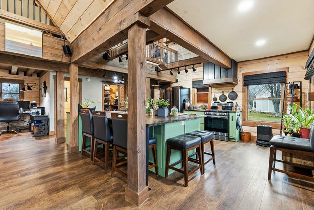 530 Parkway Rd, Tullahoma, TN 37388