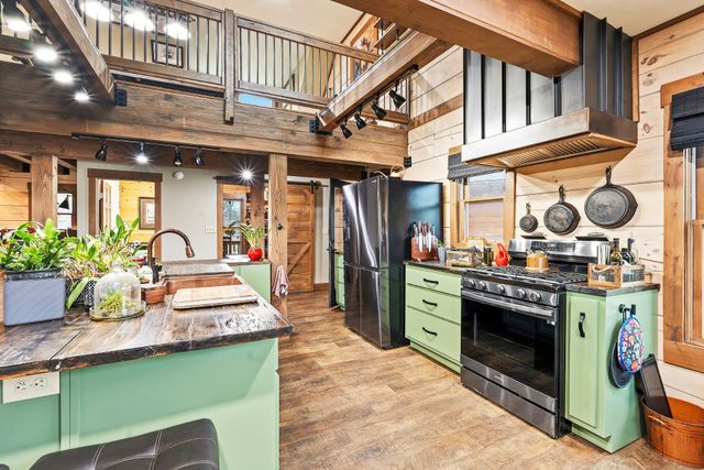 530 Parkway Rd, Tullahoma, TN 37388