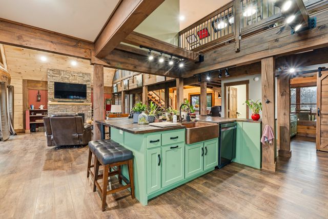 530 Parkway Rd, Tullahoma, TN 37388