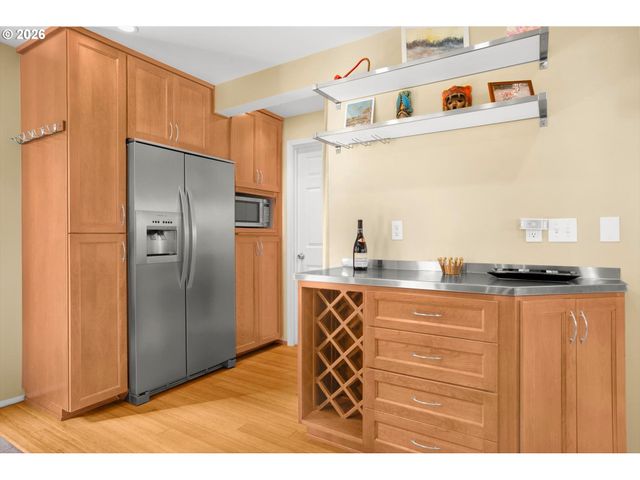 806 Ne MAST Ave, Lincoln City, OR 97367