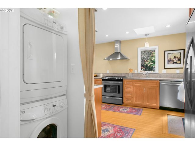 806 Ne MAST Ave, Lincoln City, OR 97367